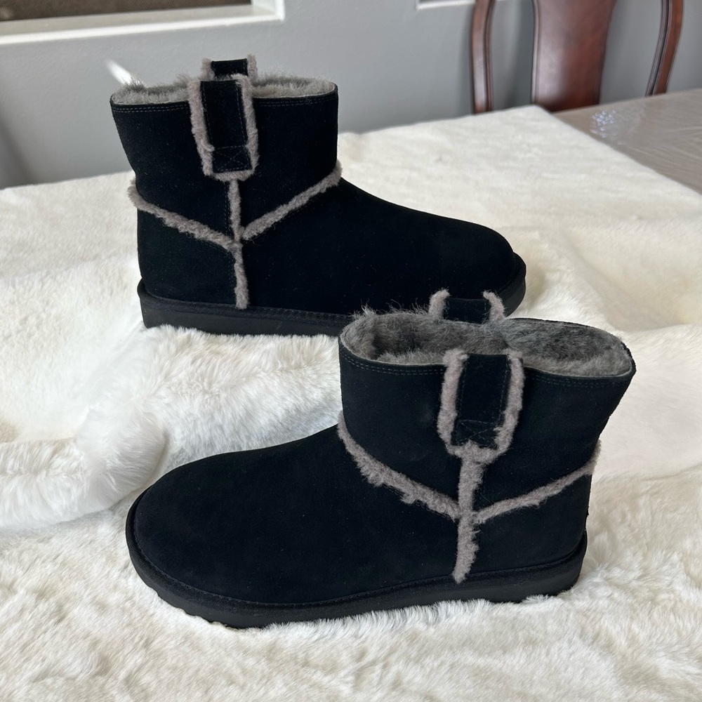 Ugg classic mini spill seam boot